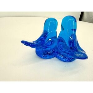 Leo Ward 1993 Blue Birds of Happiness Pair on Heart Art Glass Figurine
